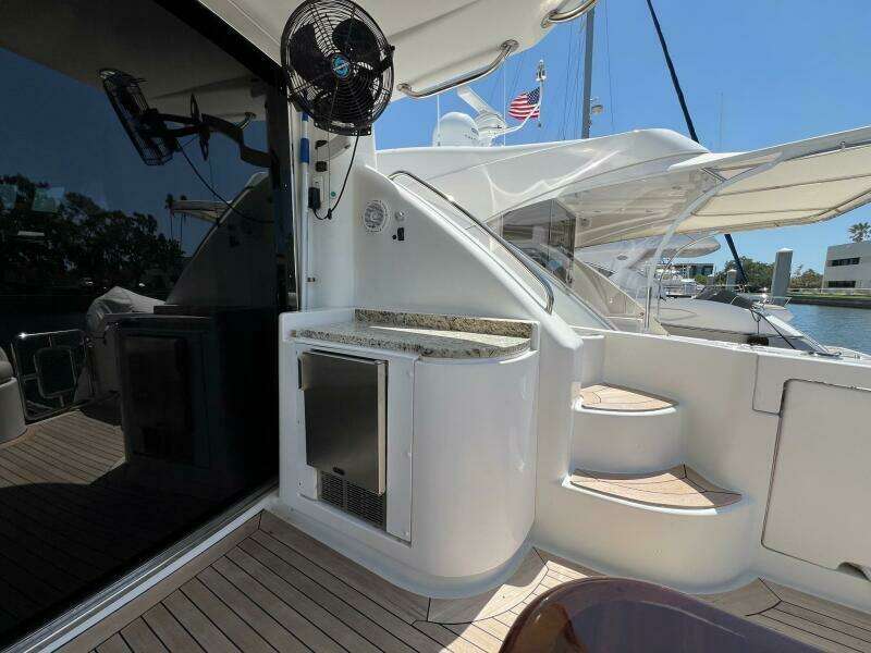 2001 Neptunus 56 Flybridge- Cockpit