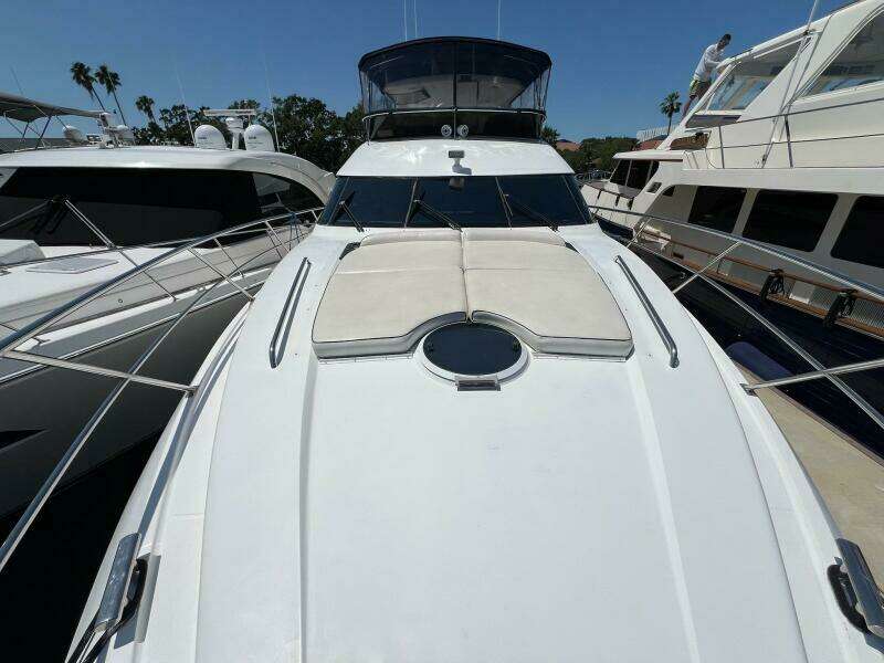 2001 Neptunus 56 Flybridge- Bow