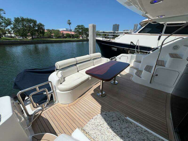 2001 Neptunus 56 Flybridge- Cockpit