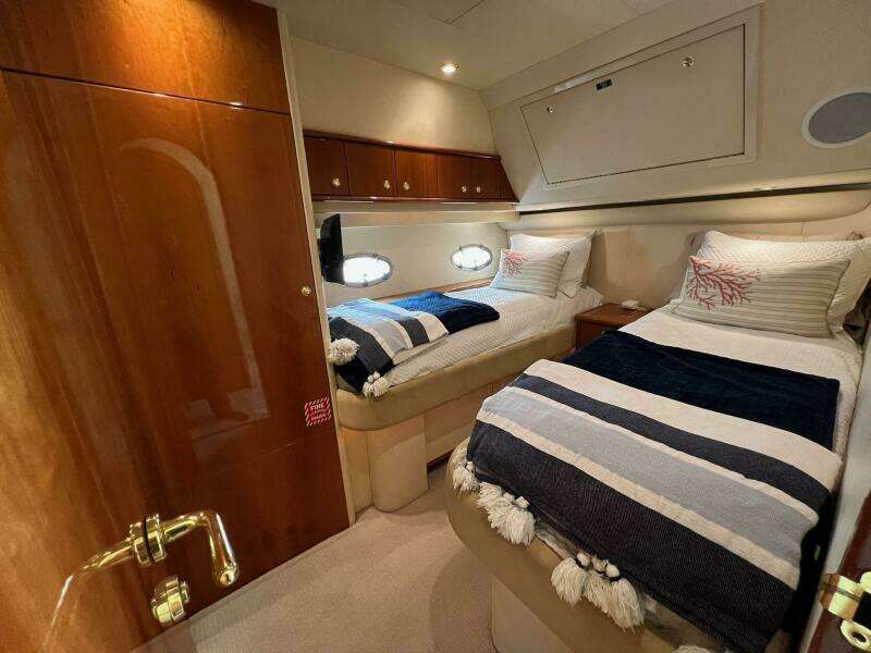 2001 Neptunus 56 Flybridge- Guest Stateroom 2