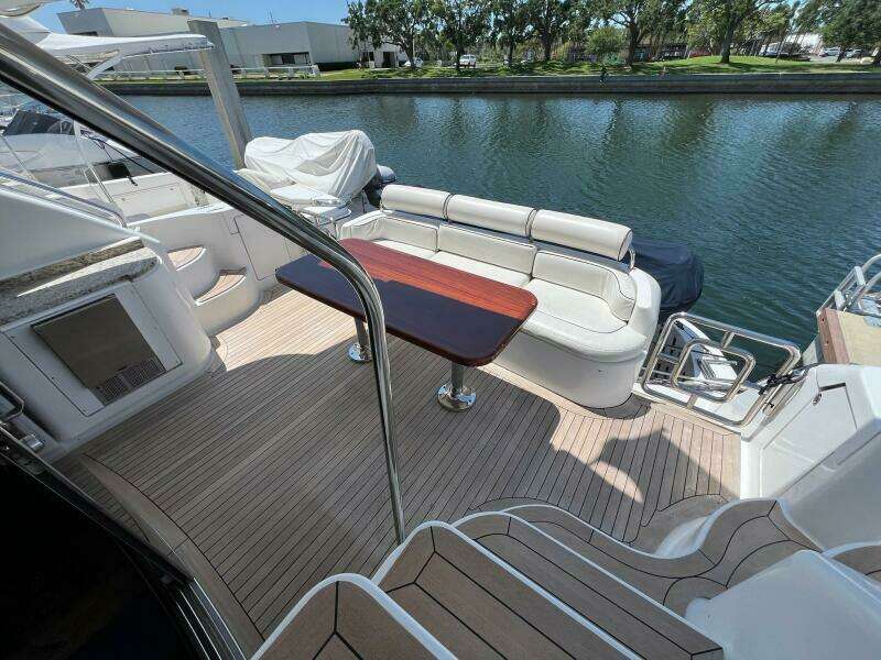 2001 Neptunus 56 Flybridge- Cockpit 