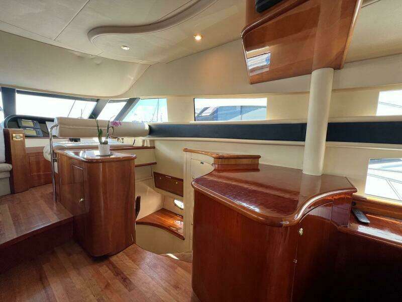 2001 Neptunus 56 Flybridge- Companionway 