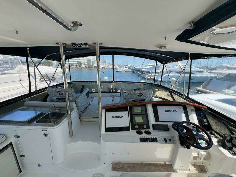 2001 Neptunus 56 Flybridge- Flybridge Helm 