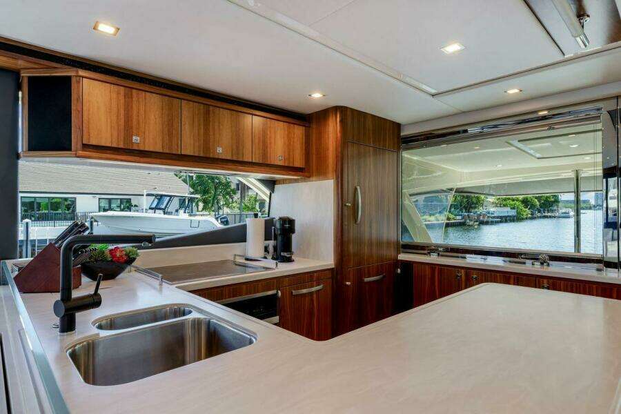 64ft Riviera Yacht For Sale