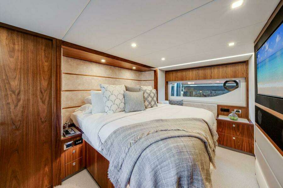 64ft Riviera Yacht For Sale
