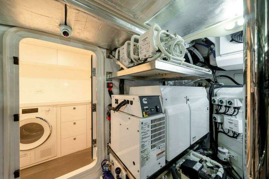 64ft Riviera Yacht For Sale