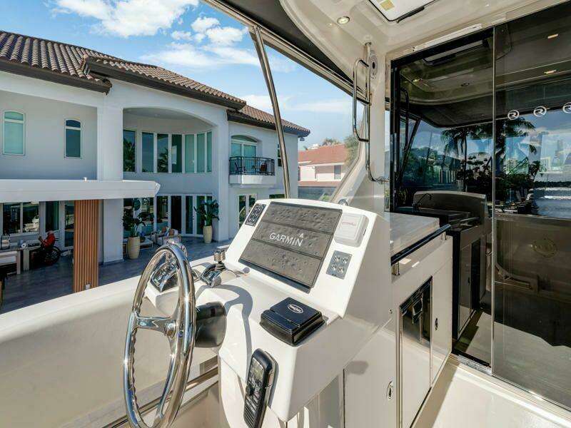 64ft Riviera Yacht For Sale