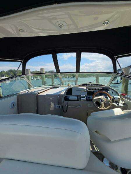 31ft Sea Ray Yacht For Sale
