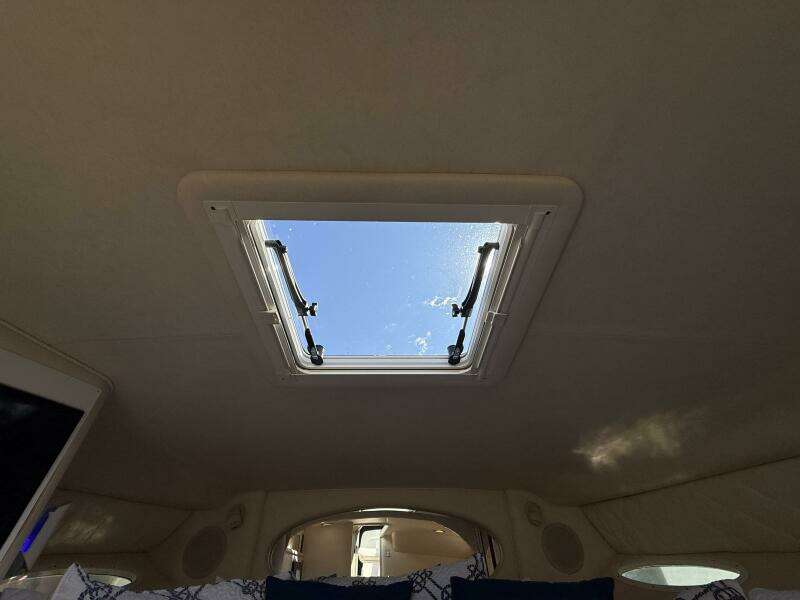 31ft Sea Ray Yacht For Sale