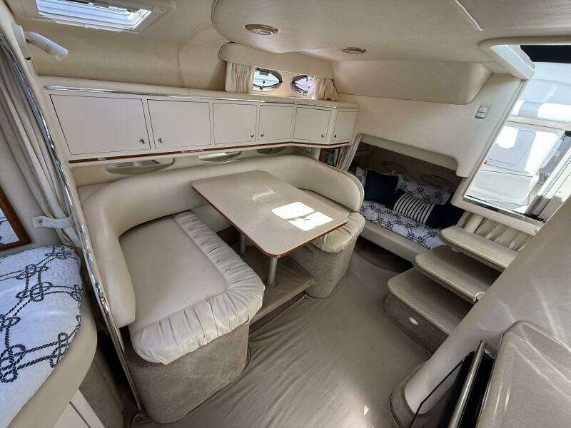 31ft Sea Ray Yacht For Sale