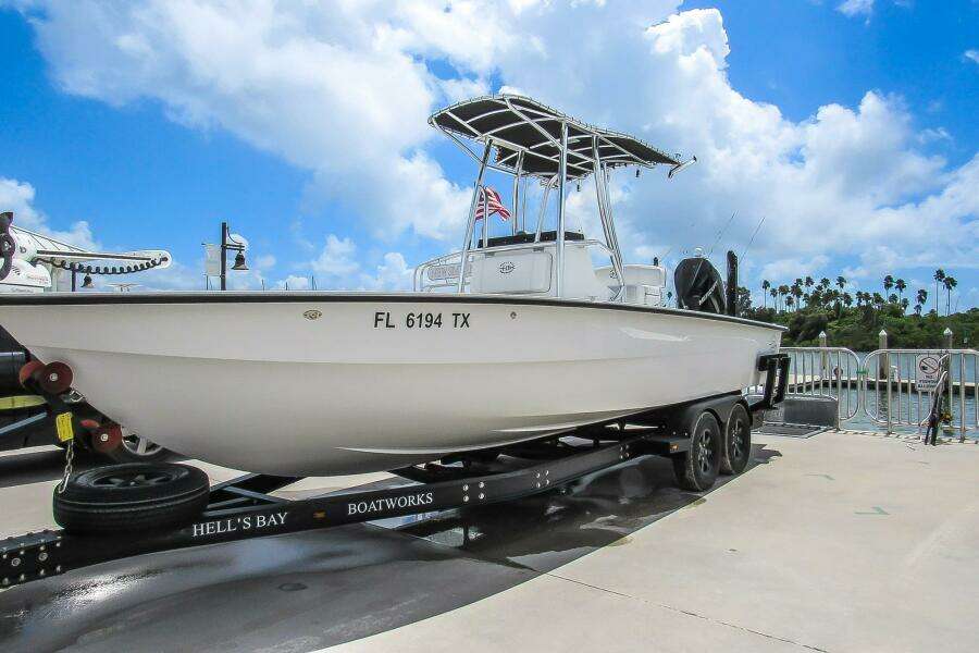 25ft Hell s Bay Yacht For Sale