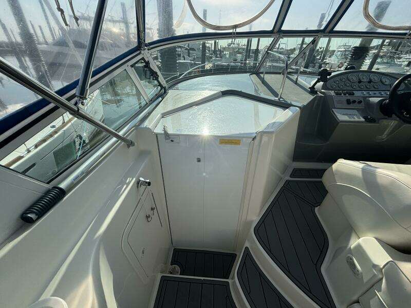 28ft Cruisers Yachts Yacht For Sale