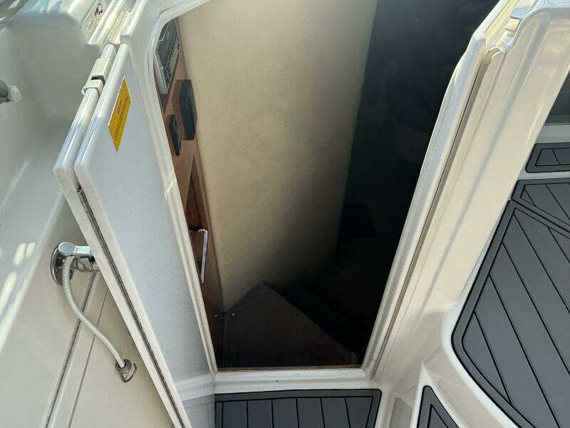 28ft Cruisers Yachts Yacht For Sale