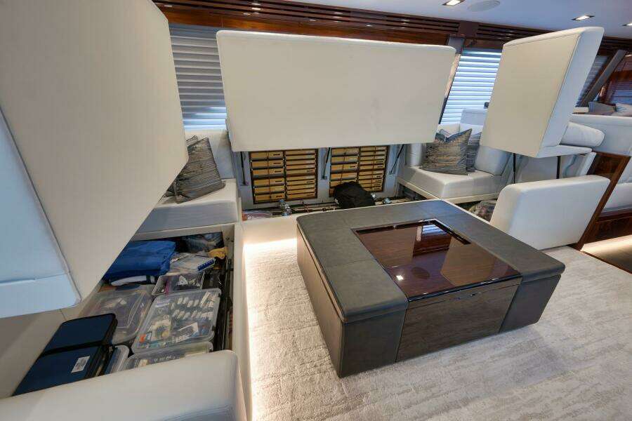 2025 Viking 90 Convertible- NIKKI BELLA- Salon Storage
