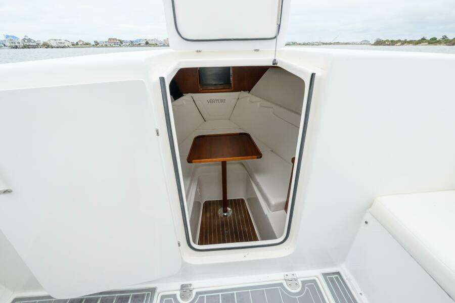 39ft Venture Yacht For Sale
