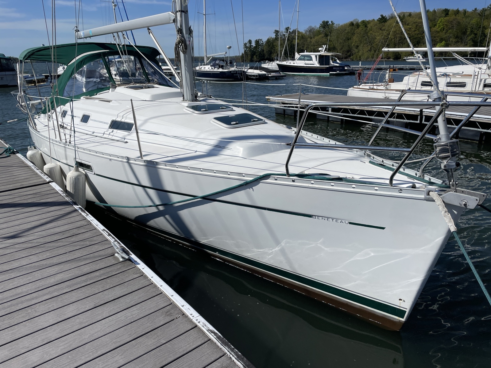 32' 2003 Beneteau 