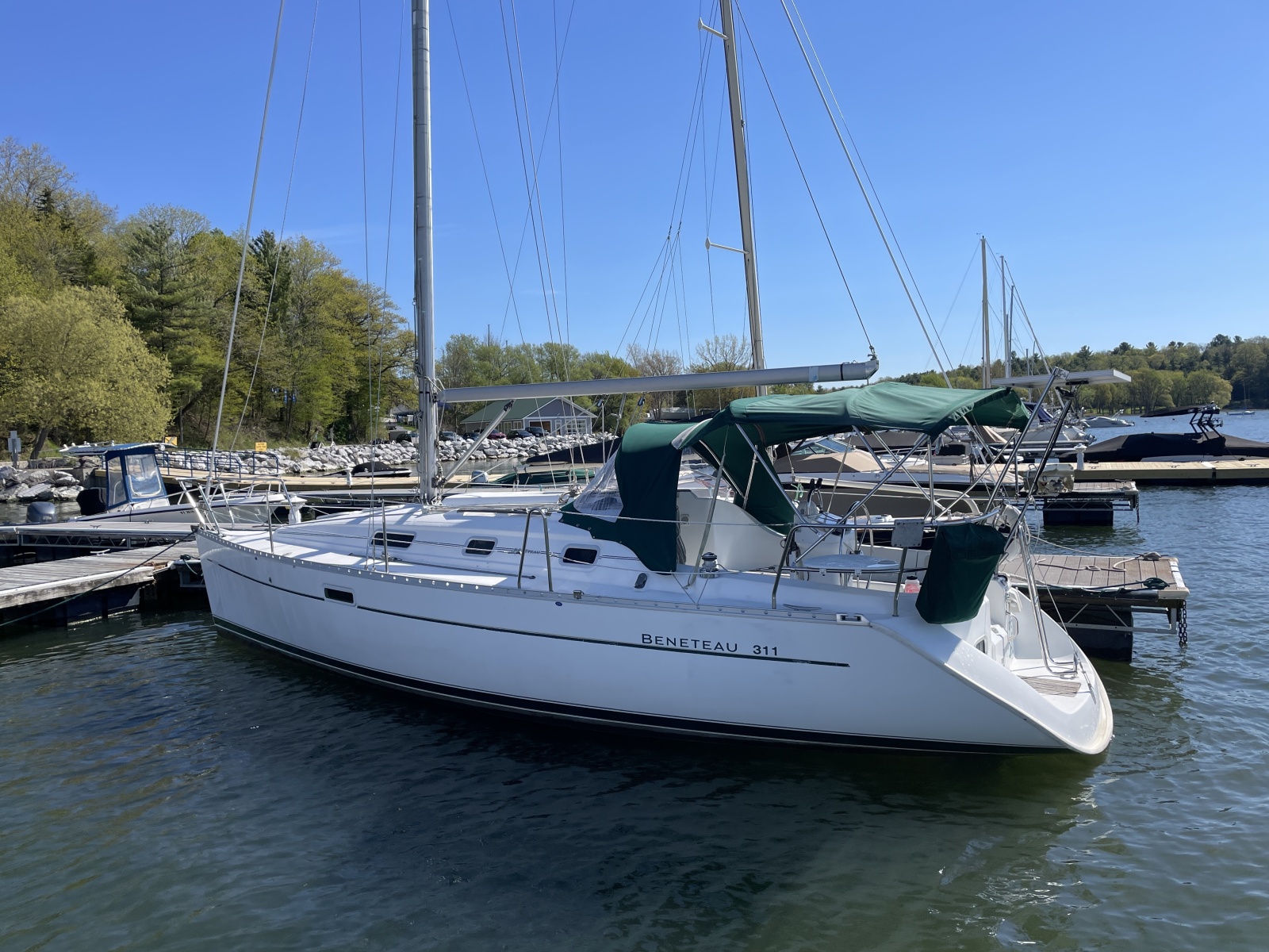32' 2003 Beneteau 