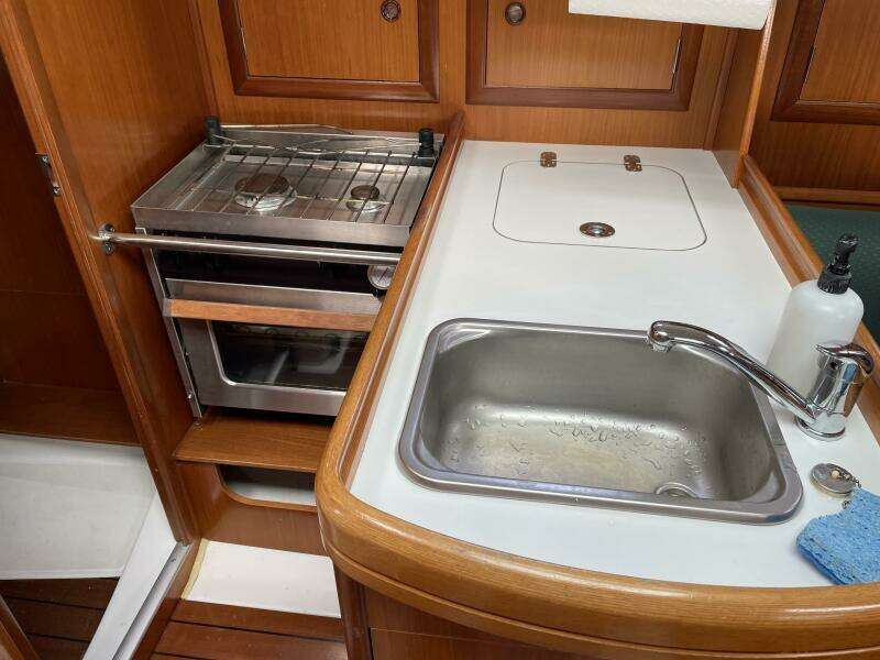FISH FORUM 32ft Beneteau Yacht For Sale