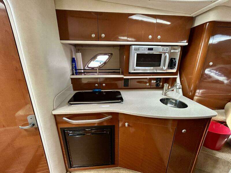31ft Sea Ray Yacht For Sale