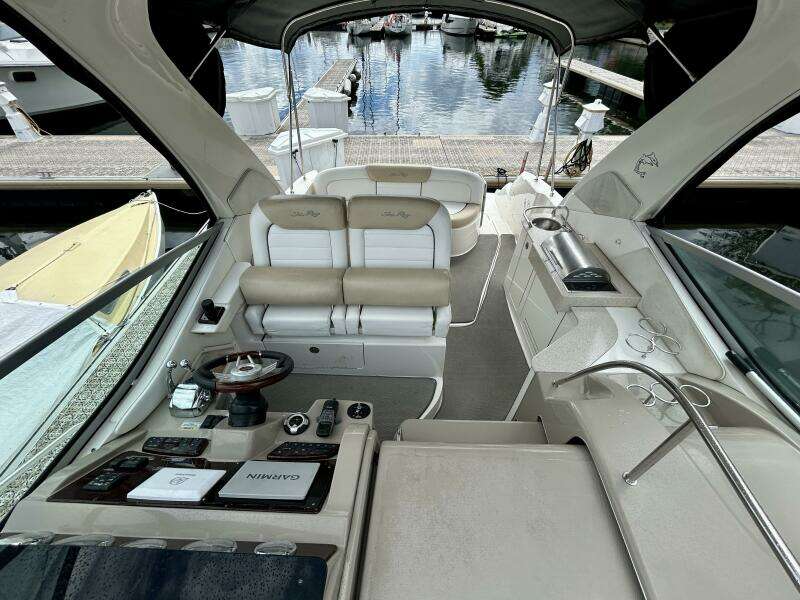 31ft Sea Ray Yacht For Sale