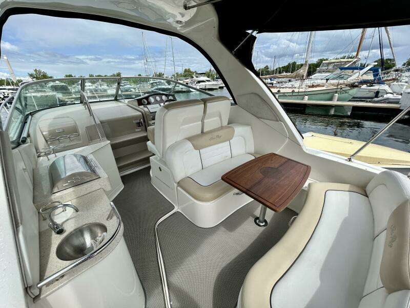 31ft Sea Ray Yacht For Sale