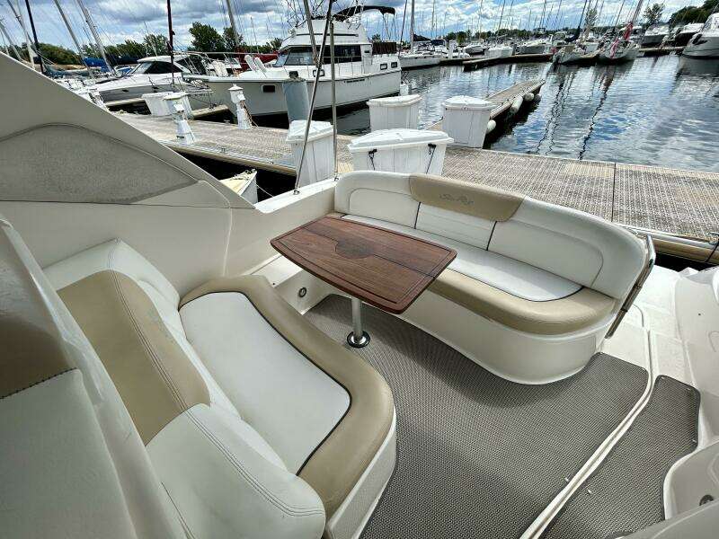 31ft Sea Ray Yacht For Sale