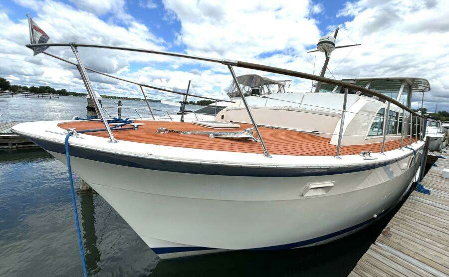 How Soon Is Now  43ft Hatteras Yacht For Sale