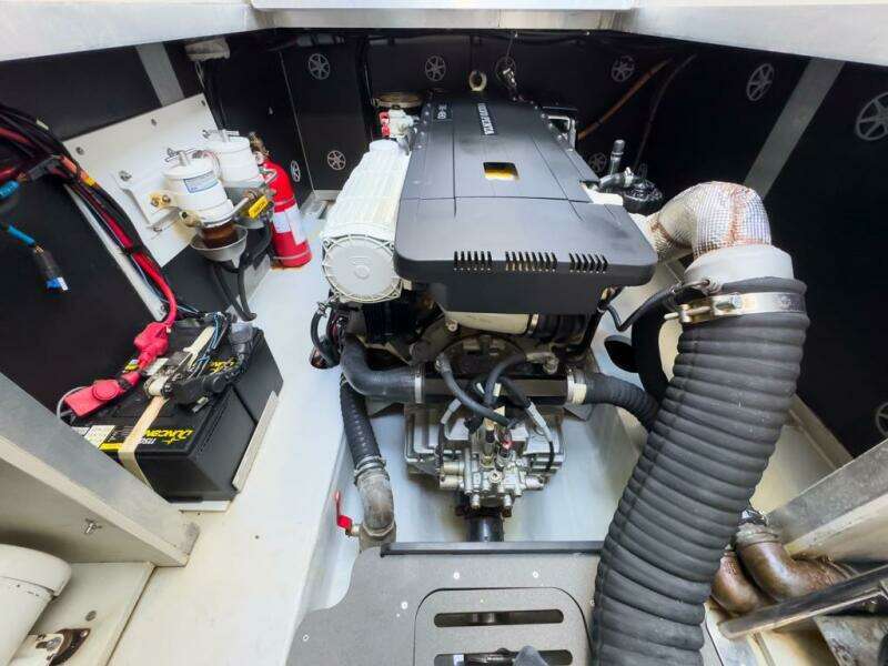 ONENESS 67ft Fountaine Pajot Yacht For Sale
