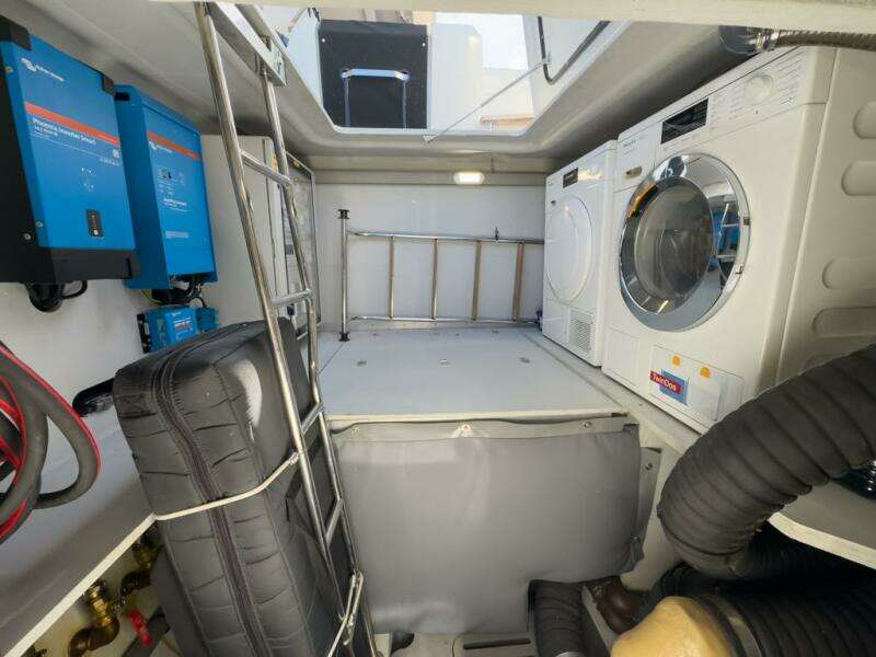 ONENESS 67ft Fountaine Pajot Yacht For Sale