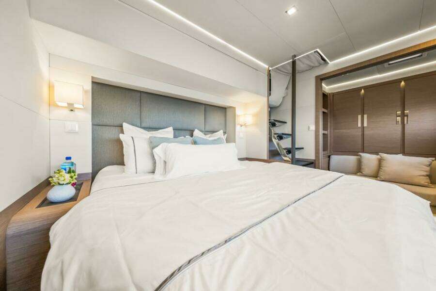 ONENESS 67ft Fountaine Pajot Yacht For Sale