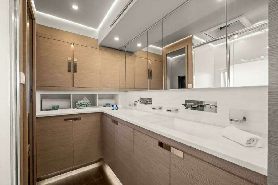 ONENESS 67ft Fountaine Pajot Yacht For Sale