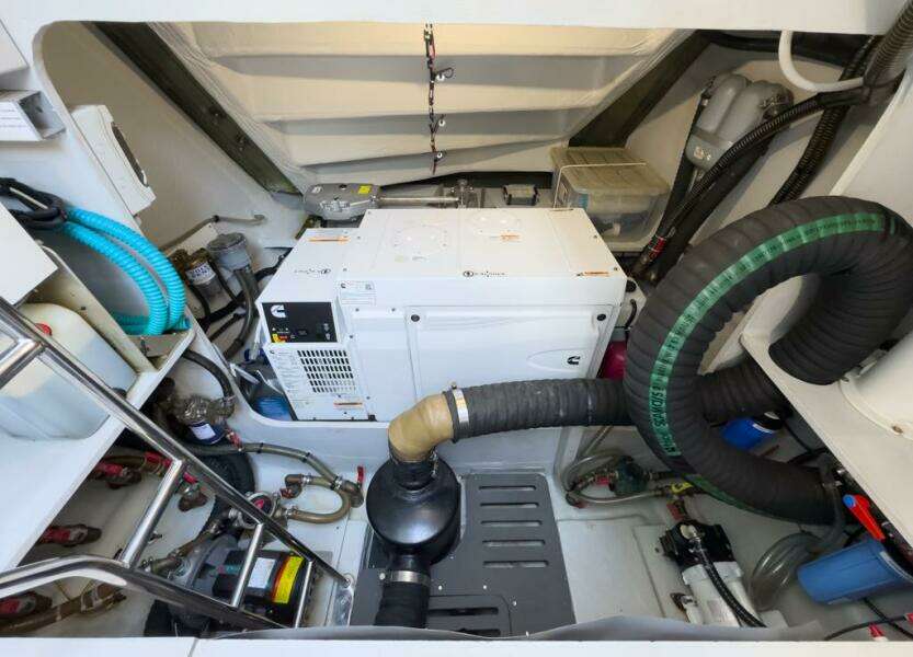 ONENESS 67ft Fountaine Pajot Yacht For Sale
