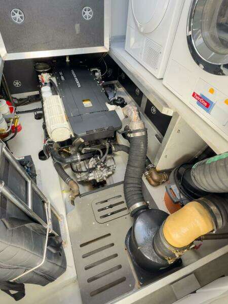 ONENESS 67ft Fountaine Pajot Yacht For Sale