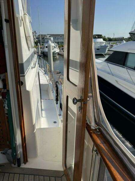 Andiamo 43ft Marine Trader Yacht For Sale