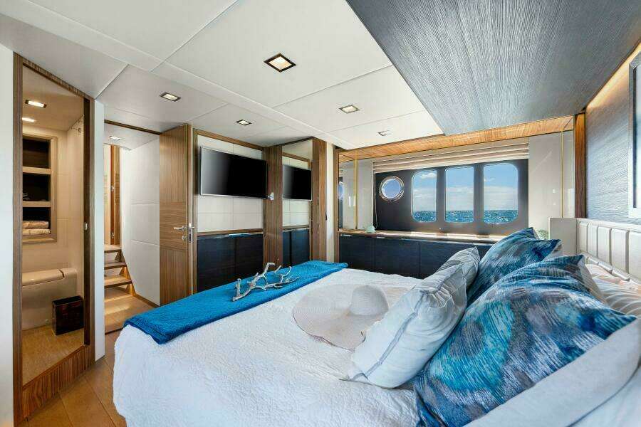2018 Absolute 60 Flybridge 'Mama's House'