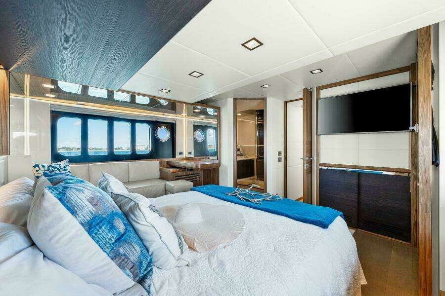 2018 Absolute 60 Flybridge 'Mama's House'