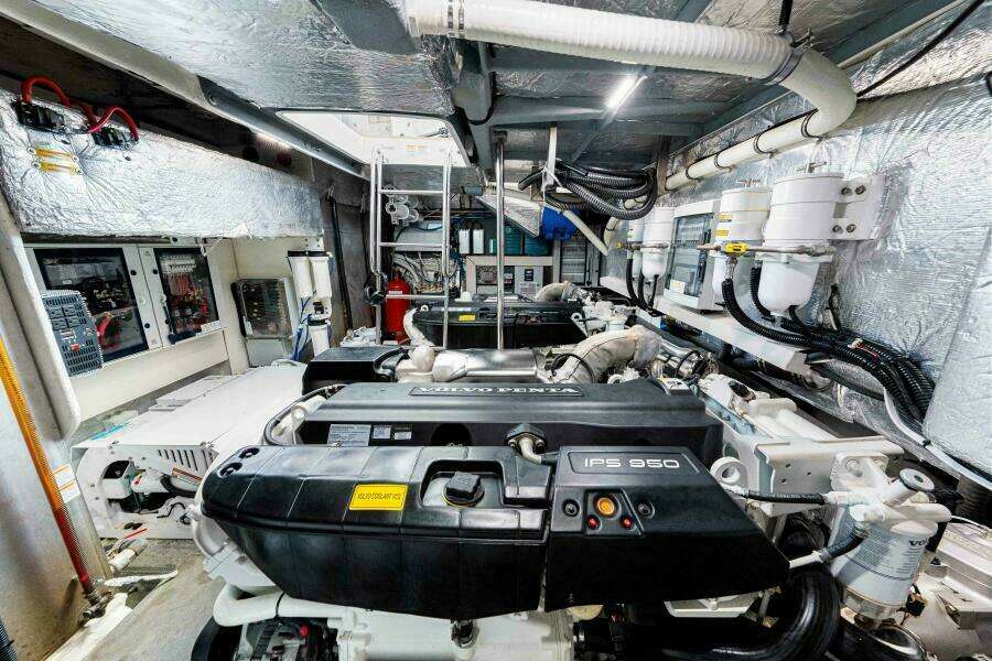 2018 Absolute 60 Flybridge 'Mama's House'