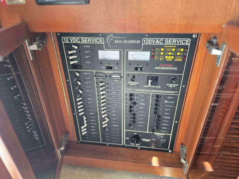 STRIKE ZONE 35ft Egg Harbor Yacht For Sale