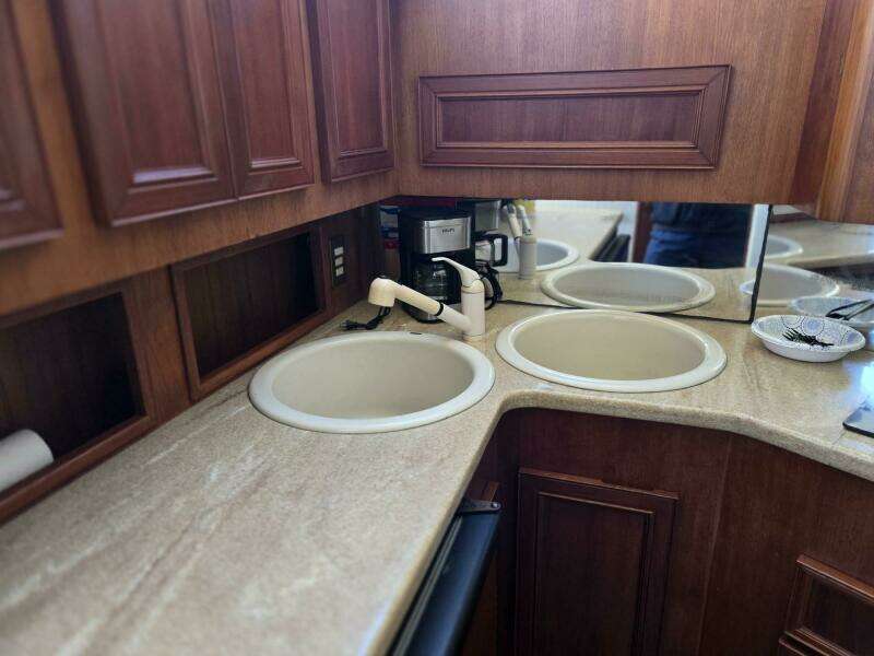 STRIKE ZONE 35ft Egg Harbor Yacht For Sale
