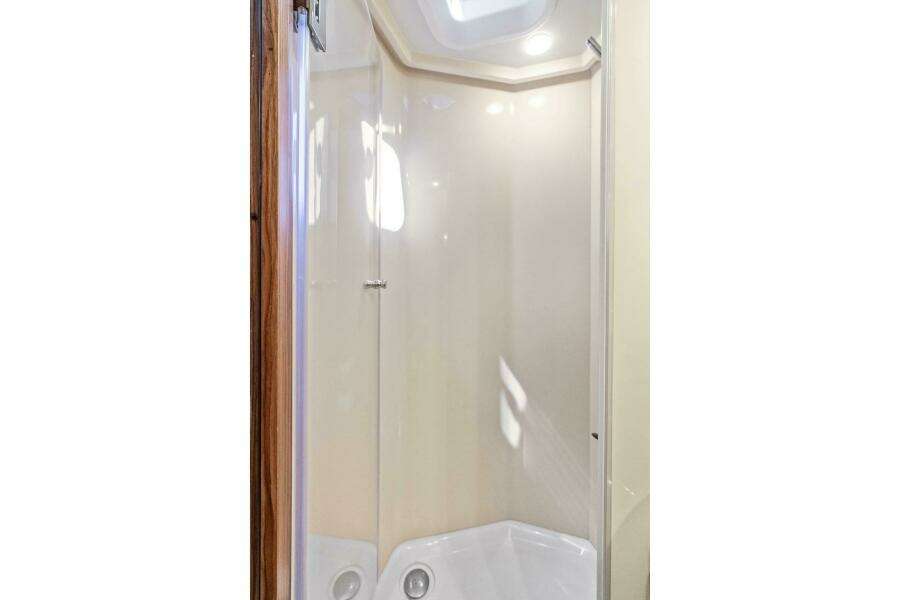 ROMA  43ft Azimut Yacht For Sale