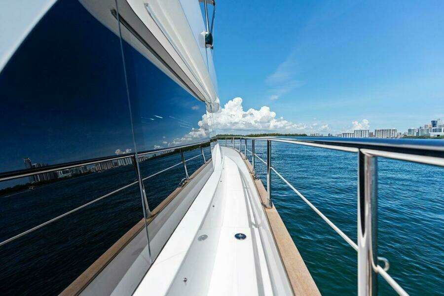 ROMA  43ft Azimut Yacht For Sale