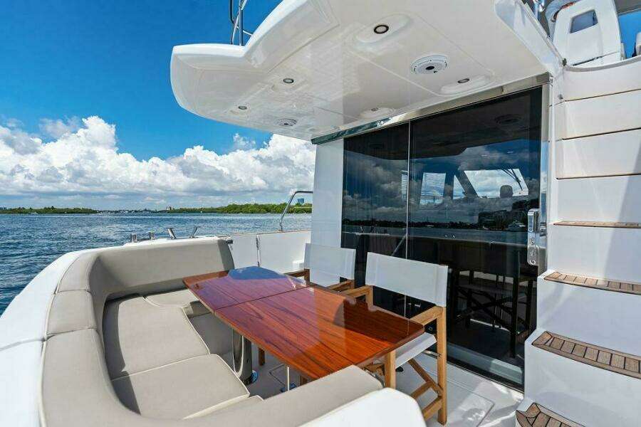 ROMA  43ft Azimut Yacht For Sale