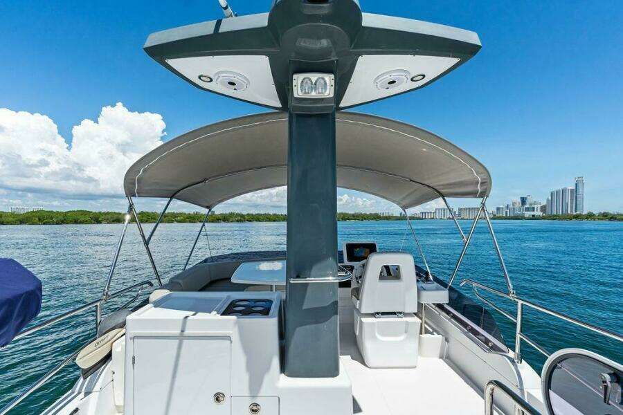 ROMA  43ft Azimut Yacht For Sale
