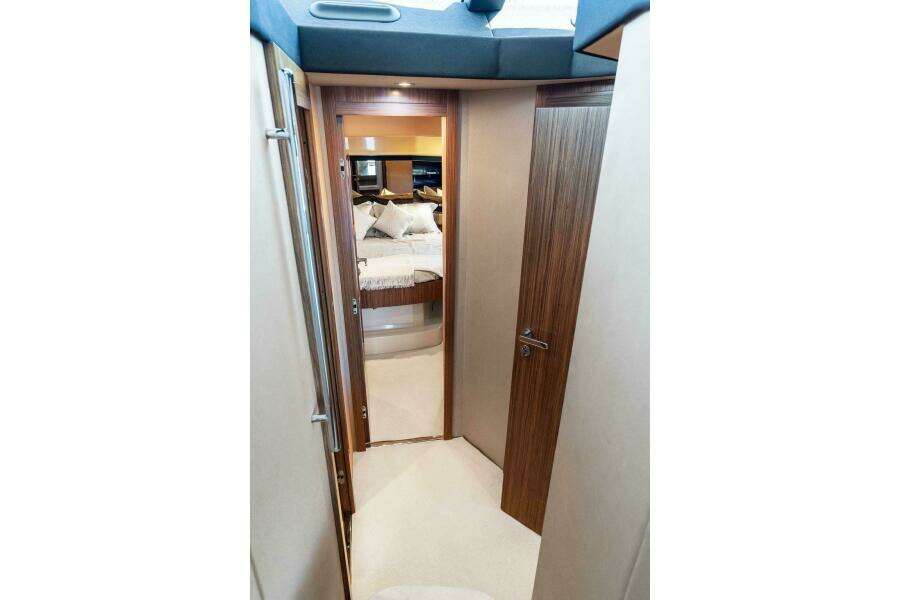 ROMA  43ft Azimut Yacht For Sale