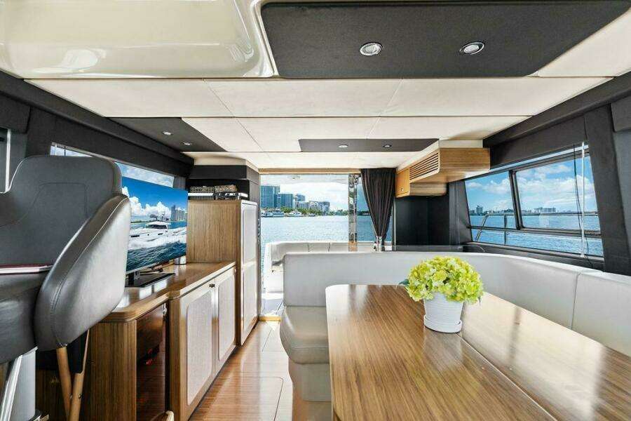 ROMA  43ft Azimut Yacht For Sale