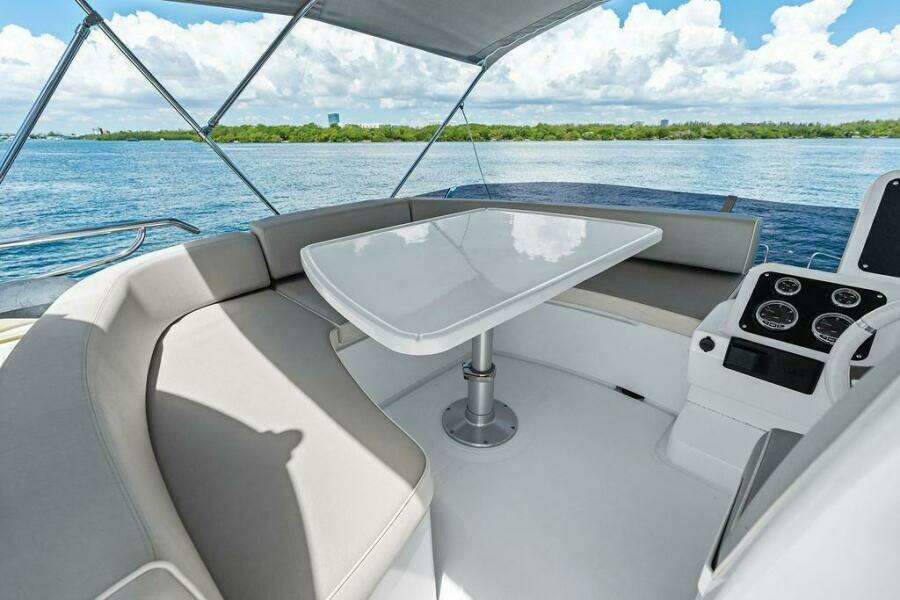 ROMA  43ft Azimut Yacht For Sale