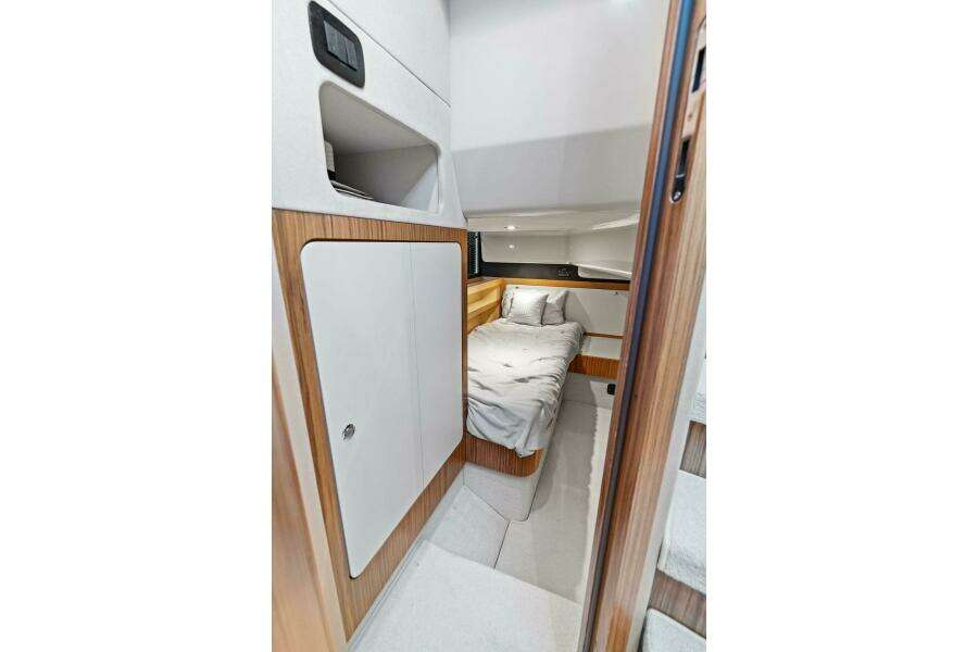 ROMA  43ft Azimut Yacht For Sale