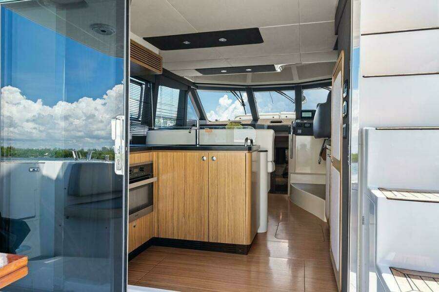 ROMA  43ft Azimut Yacht For Sale