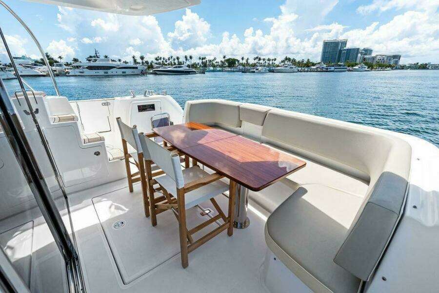 ROMA  43ft Azimut Yacht For Sale