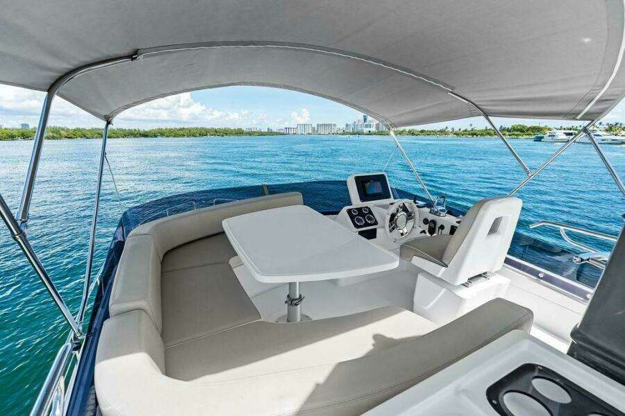 ROMA  43ft Azimut Yacht For Sale